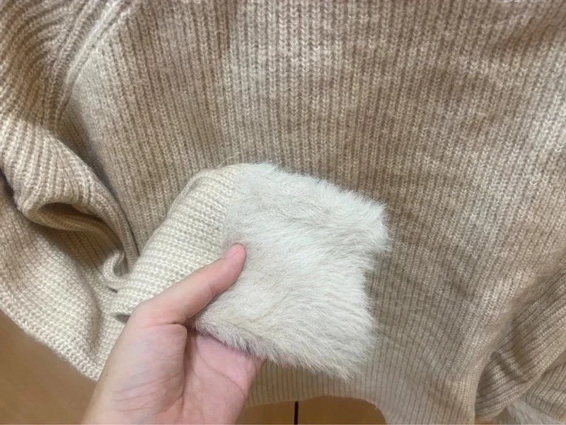Beige gebreid trui met haar - Sfera Collection (Maat S) – photo 4